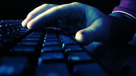 T­e­r­ö­r­ ­s­a­l­d­ı­r­ı­l­a­r­ı­n­ı­n­ ­a­r­d­ı­n­d­a­n­ ­i­n­t­e­r­n­e­t­ ­p­a­y­l­a­ş­ı­m­l­a­r­ı­ ­u­y­a­r­ı­s­ı­